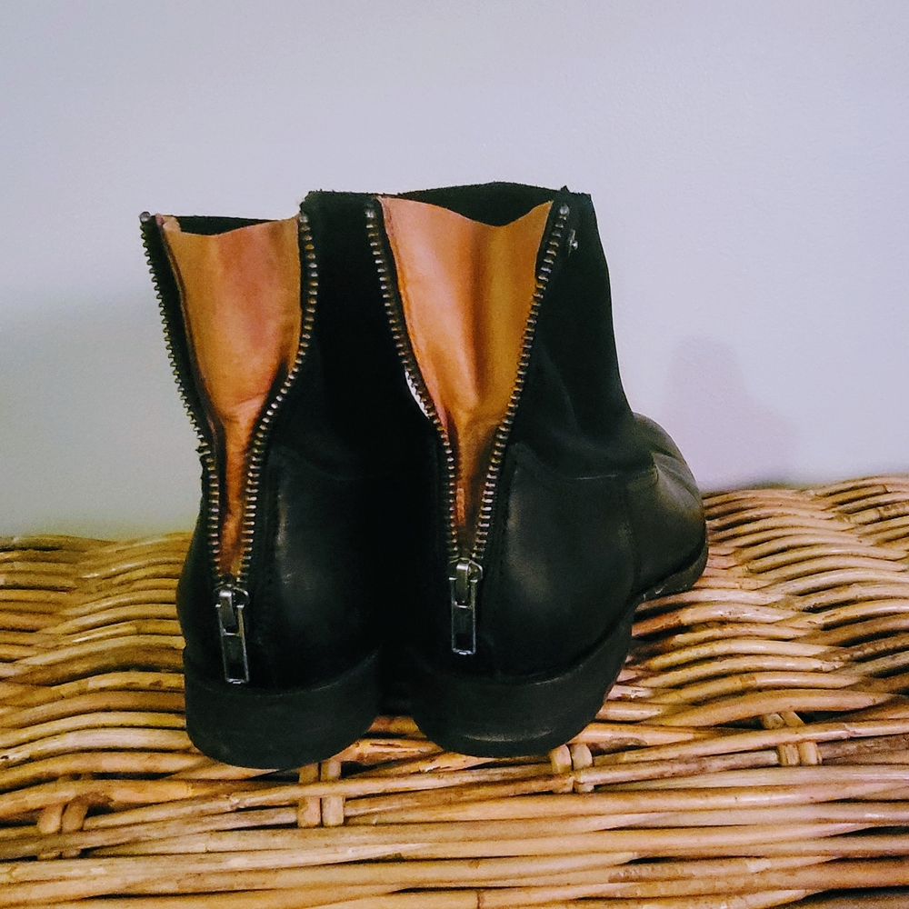 Frye Booties Leather Ankle Boots with Zipper